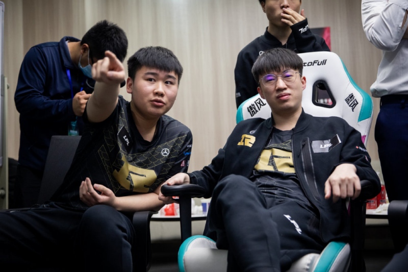 RNG打DK还有优势管大校认为DK不行RNG有胜率优势