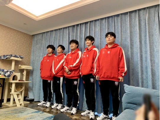 AG惨败后一诺教练遭群嘲梦泪暖心安慰但AG老板却不开心了