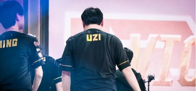号外据传Uzi与RNG队员关系"破裂"围观吃瓜
